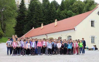 Posjet učenika razredne nastave dvorcu Trakošćan
